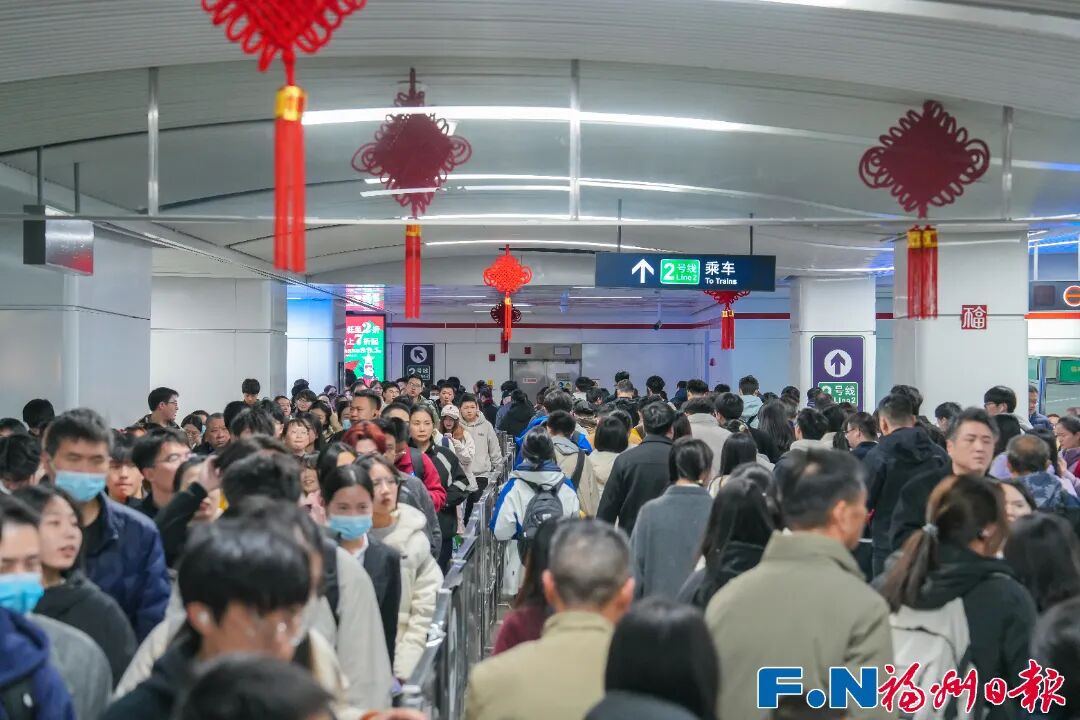 多地公交地铁不再查核酸,地铁没有公交快-第1张图片